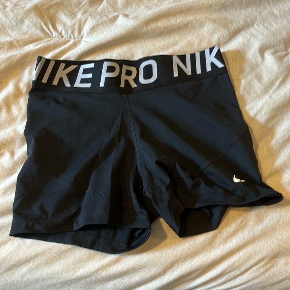 Women’s black Nike pro spandex shorts size M